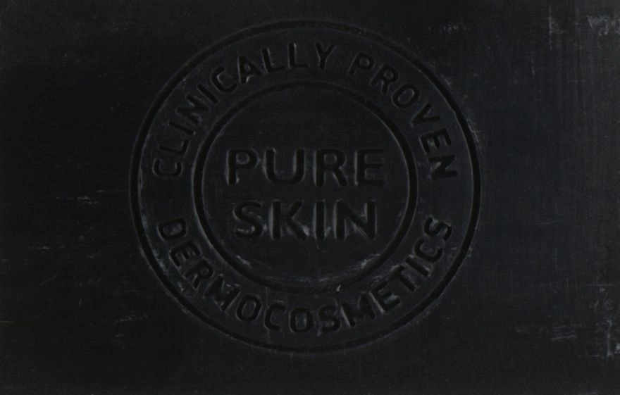 Мило-детокс для шкіри обличчя та тіла проти чорних крапок та розширених пор - Biotrade Pure Skin Black Detox Soap Bar, 100гр - фото N2