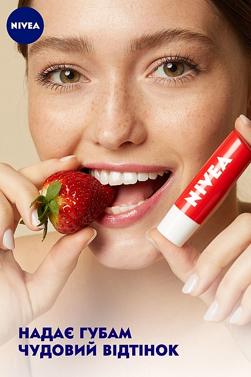 Nivea Бальзам для губ "Полуничне сяйво" Lip Care Fruity Shine Strawberry Lip Balm - фото N7