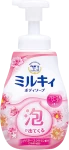 Зволожуюче мило пінка для тіла з квітковим ароматом - COW Milky Foam Gentle Soap, 600 мл