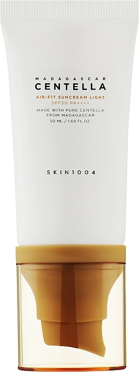 Легкий сонцезахисний крем з центеллой - SKIN1004 Madagascar Centella Air-Fit Suncream Light SPF30+ PA++++, 50ml - фото N1