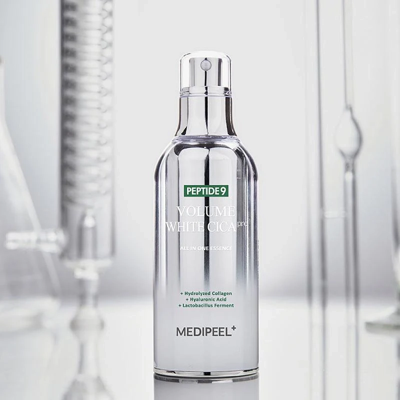 Киснева освітлююча та заспокійлива есенція з центеллою - Medi peel Peptide 9 Volume White CICA Essence PRO, 100 мл - фото N2