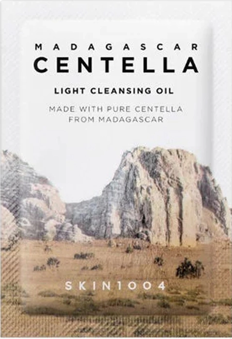 Легка заспокійлива гідрофільна олія з центеллою - SKIN1004 Madagascar Centella Light Cleansing Oil, 1.5 мл - фото N1