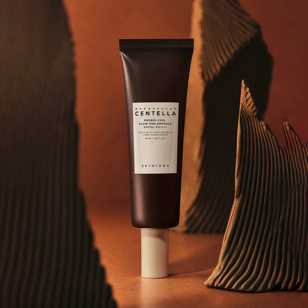 Солнцезащитная восстанавливающая сыворотка - SKIN1004 Madagascar Centella Probio-Cica Glow Sun Ampoule SPF50, 50 мл - фото N3