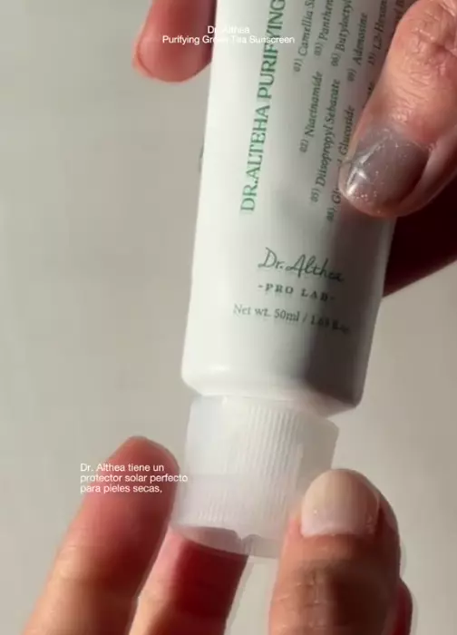 Текстура спф-крему для проблемної шкіри Dr. Althea Purifying Green Tea Sunscreen SPF 50+ PA++++