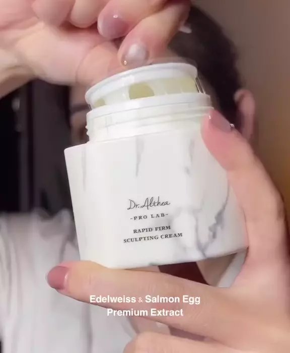 Текстура крема Dr. Althea Rapid Firm Sculpting Cream