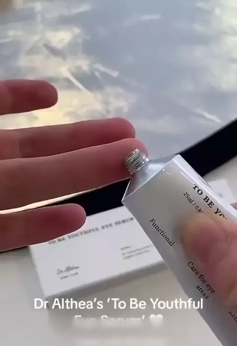 Текстура крема под глаза Dr. Althea To Be Youthful Eye Serum