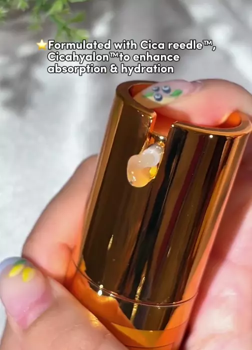 Текстура освітлюючої сироватка VT Cosmetics Vita-Light Reedle Shot