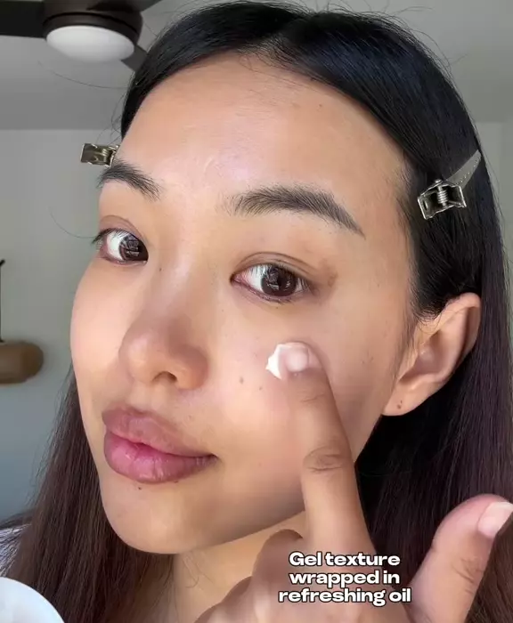 Текстура крема VT Cosmetics Reedle Shot Vita-Light Cream