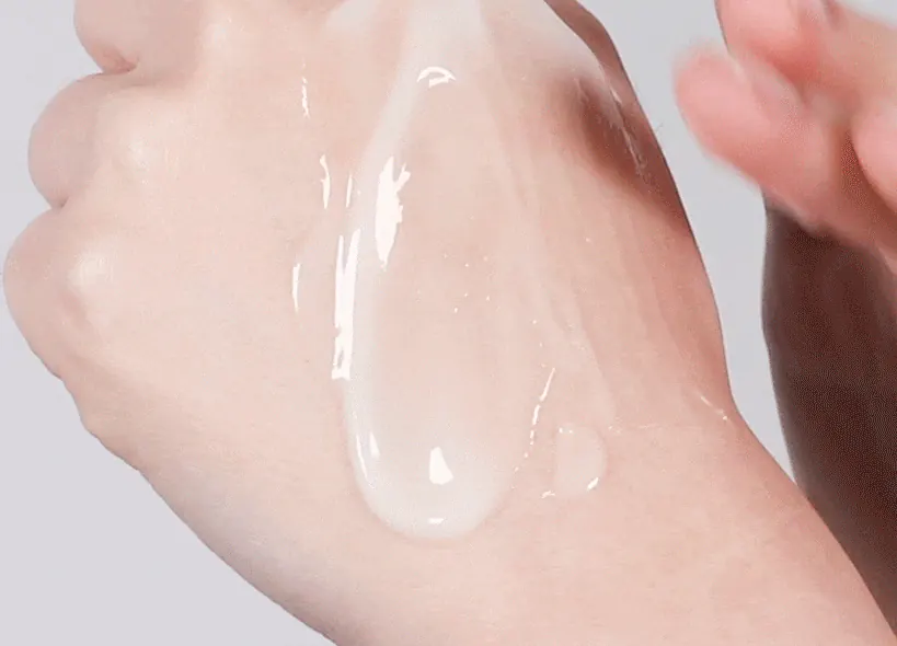 Текстура сыворотки VT Cosmetics Reti-A Reedle Shot