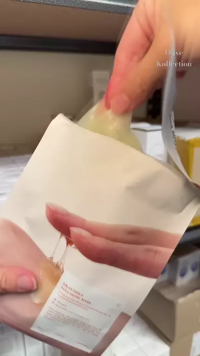 Текстура тканинної маски Dr. Althea Vita Glow Mask