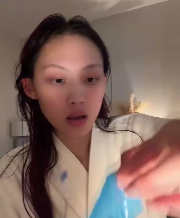 Текстура тканинної маски Dr. Althea Aqua Blue Hydration Mask