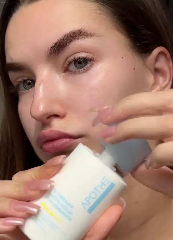 Спф-крем APOTHE UV Cera 6X Lacto Aqua Sun Essence