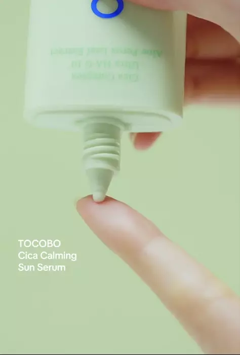 Текстура спф-крема TOCOBO Cica Calming Sun Serum SPF50+ PA++++