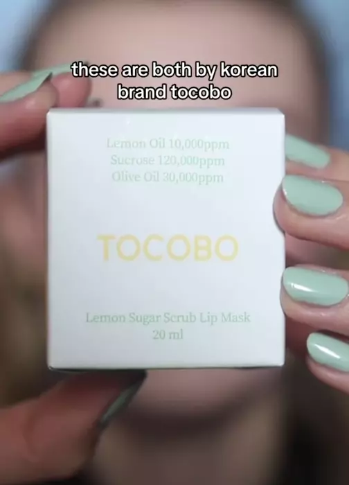 Як користуватися маскою-скрабом для губ TOCOBO Lemon Sugar Scrub Lip Mask