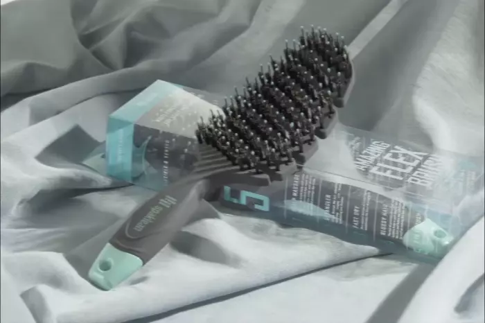 Масаж шкіри голови щіткою SPAKLEAN Amazing Flex Brush