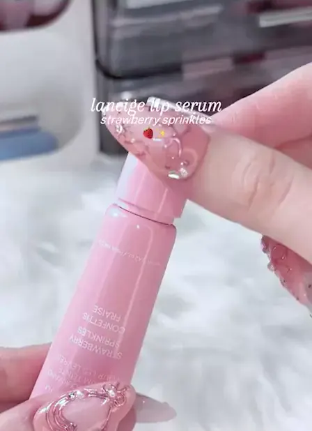 Колір тінту-сироватки Laneige Glaze Craze Tinted Lip Serum Strawberry Sprinkles