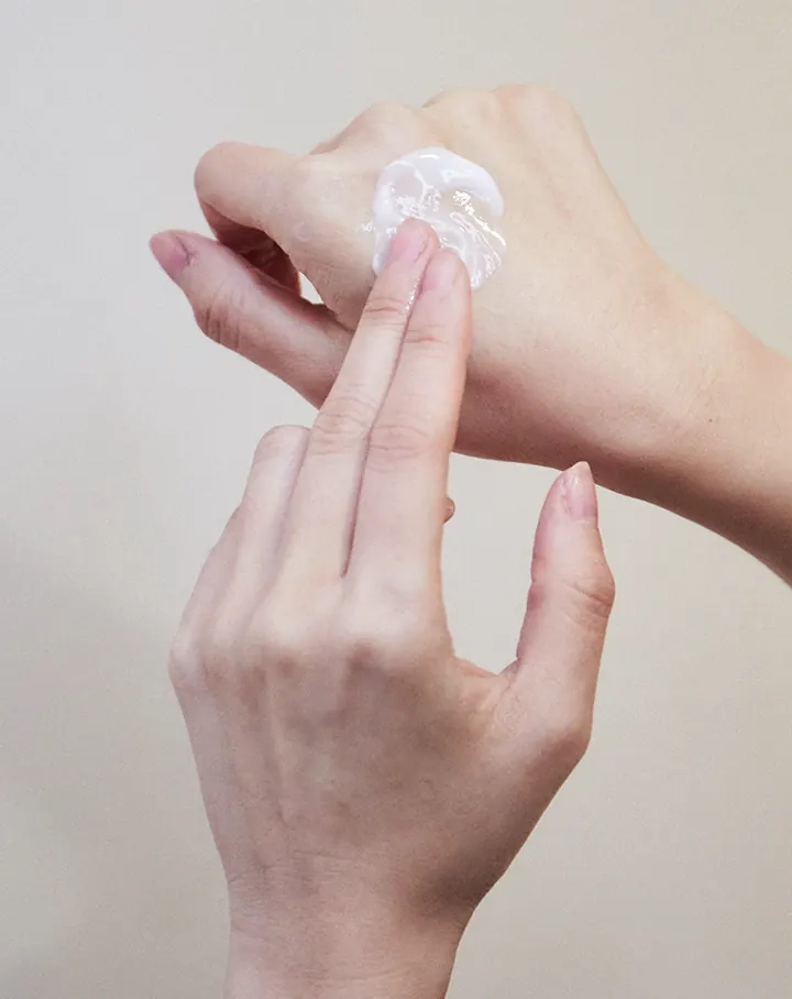 ПРОБНИК Увлажняющий крем с гиалуроновой кислотой и центеллой - SKIN1004 Madagascar Centella Hyalu-Cica Moisture Cream, 1,5 мл - фото N4