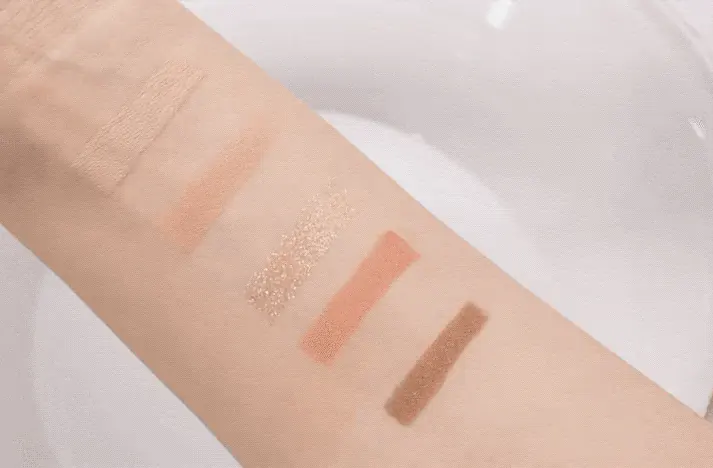 Видалення макіяжу гель-бальзамом Fraijour Heartleaf Blemish Cleansing Gel Balm