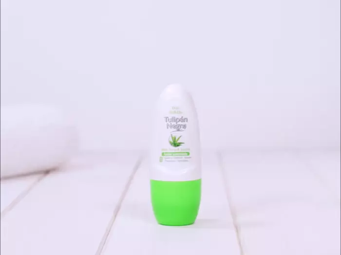 Дезодорант кульковий Tulipan Negro Aloe Vera & Jojoba Roll On