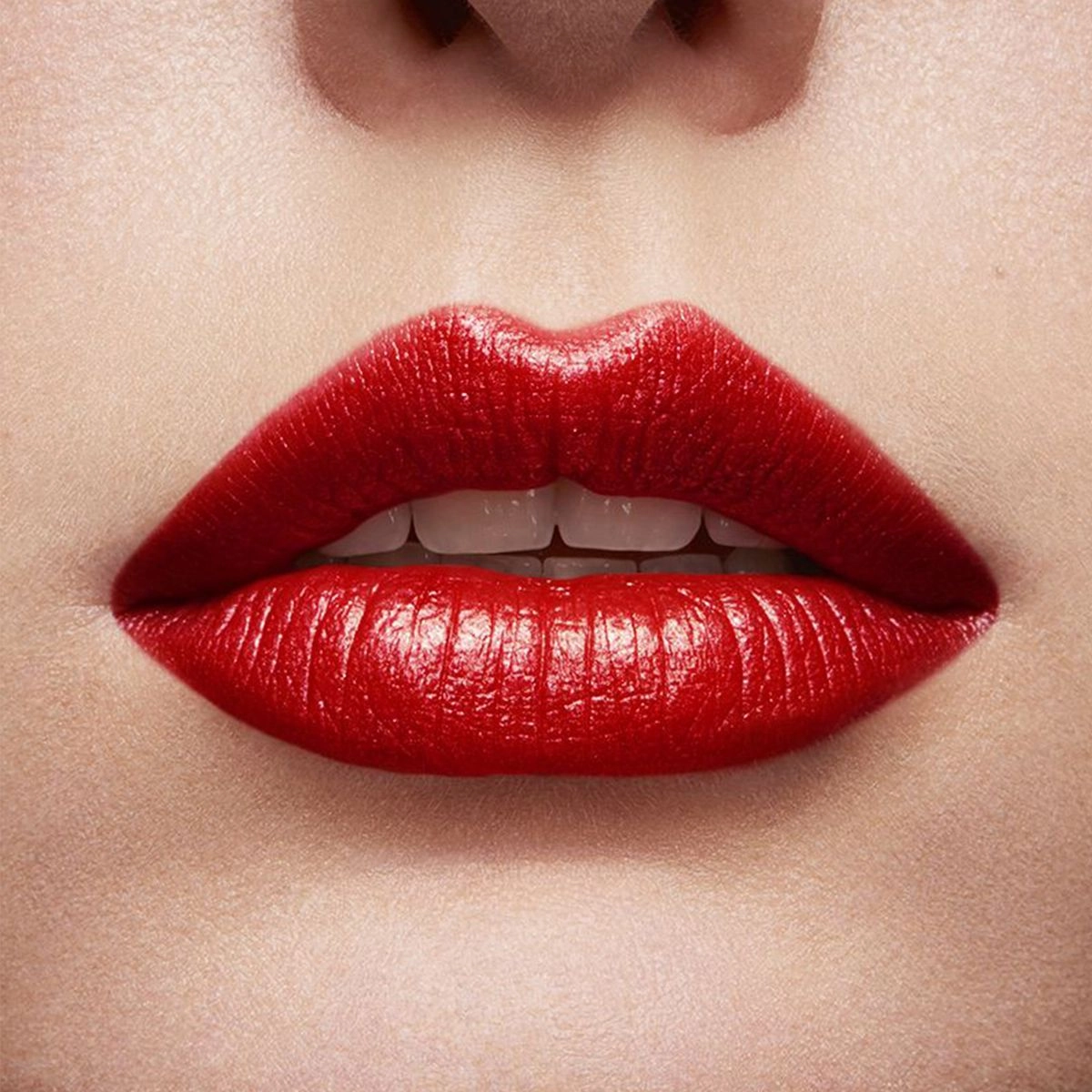 Lancome Увлажняющая помада для губ L'Absolu Rouge Cream Lipstick 160 Amour, 3.4 г - фото N3