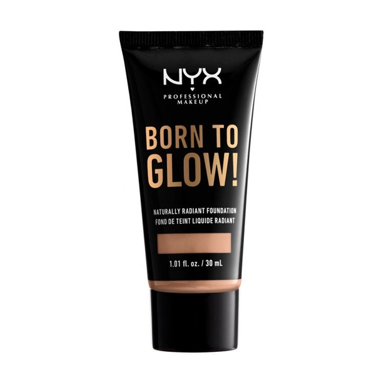 NYX Professional Makeup Сяюча тональна основа для обличчя Born To Glow! Naturally Radiant Foundation, 7.5 Soft Beige, 30 мл - фото N1