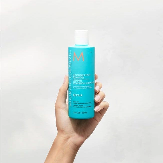 Зволожуючий шампунь для відновлення волосся - Moroccanoil Moisture Repair Shampoo, 250 мл - фото N3