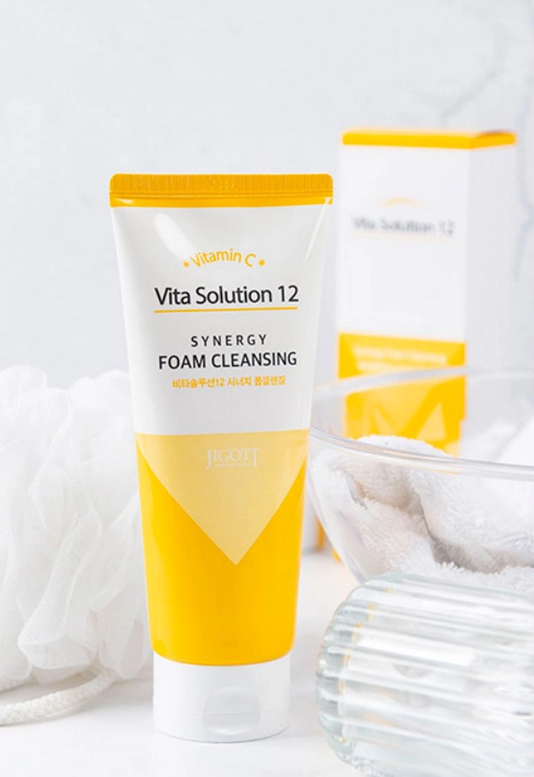 Очищуюча пінка для вмивання з вітаміном C Vita Solution 12 Synergy Foam Cleansing, 180мл - Jigott Vita Solution 12 Synergy Foam Cleansing, 180 мл - фото N2