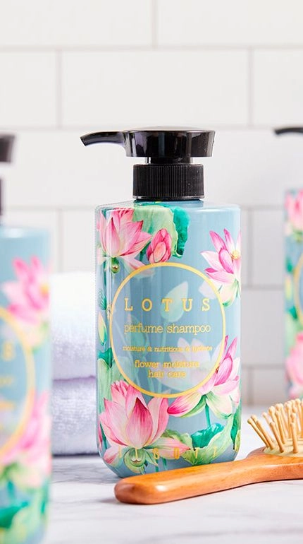 Парфюмированный шампунь для волос с лотосом - Jigott Lotus Perfume Shampoo, 500 мл - фото N4