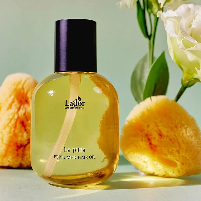 Парфюмированное масло для тонких, нормальных, тусклых волос с цветочно-древесным ароматом - La'dor Perfumed Hair Oil 01 La Pitta, 80 мл - фото N3