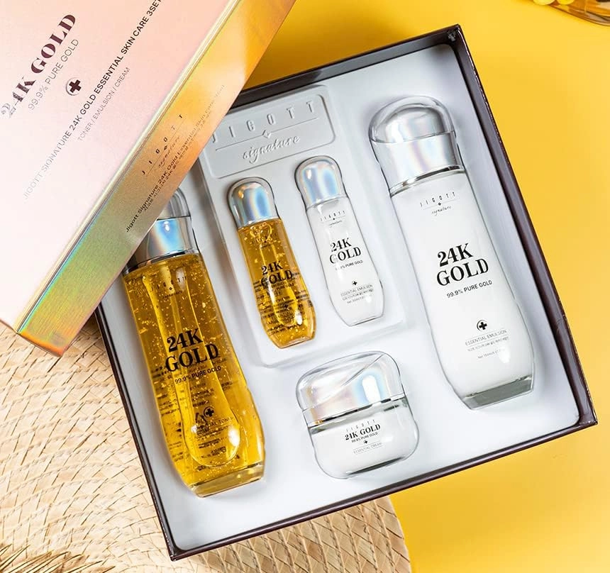 Набір з частинками золота для догляду за шкірою. - Jigott Jigott Signature 24k Gold Essential Skin Care 3set, 5 продуктів - фото N2