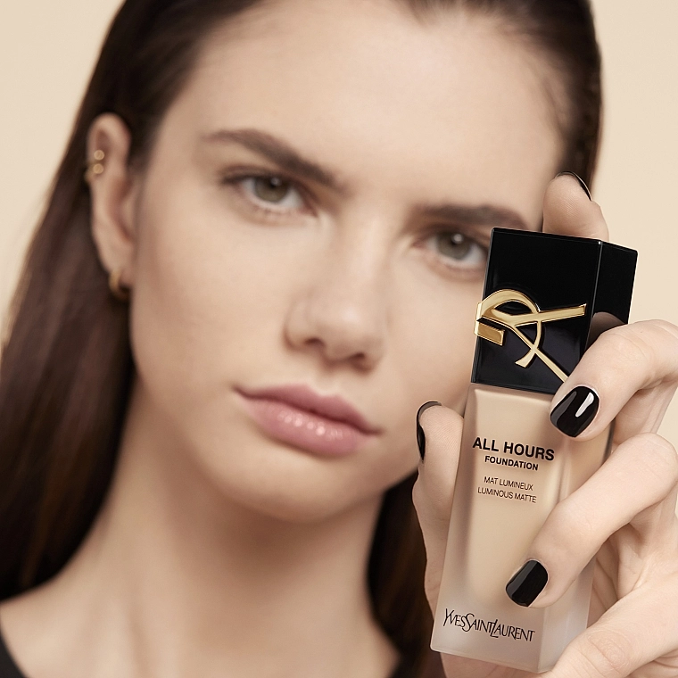 Yves Saint Laurent All Hours Foundation Luminous Matte Тональна основа для обличчя з матовим ефектом, що надає шкірі сяйва - фото N3