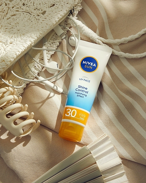 Nivea Сонцезахисний крем для обличчя з ефектом матування Sun UV Face Shine Control Mattifying Effect SPF 30 - фото N2