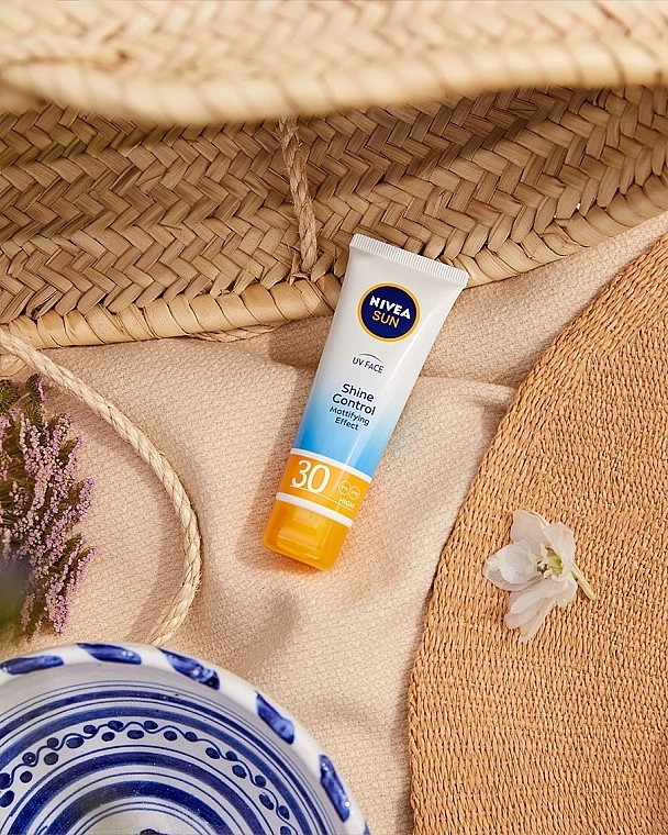 Nivea Солнцезащитный крем для лица с матирующим эффектом Sun UV Face Shine Control Mattifying Effect SPF 30 - фото N3