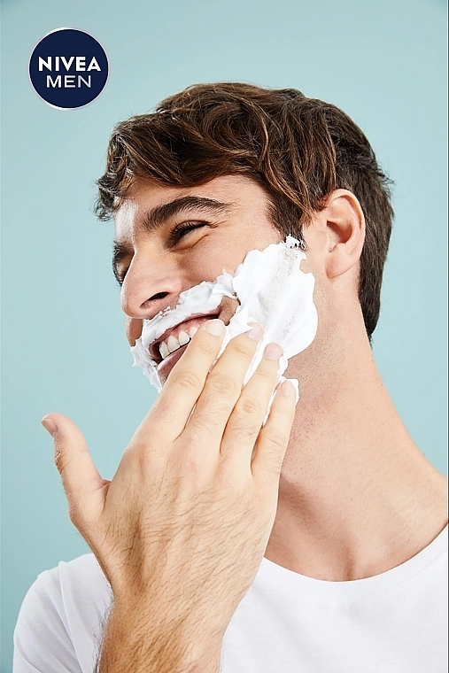 Nivea Пена для бритья антибактериальная "Серебряная защита" MEN Silver Protect Shaving Foam - фото N2