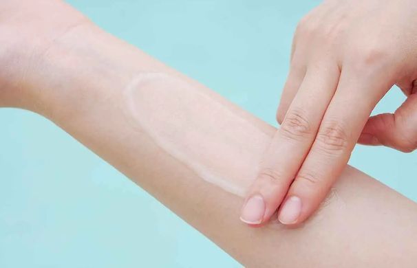 Нічна зволожуюча маска з гіалуроновою кислотою та центеллой - SKIN1004 Madagascar Centella Hyalu-Cica Sleeping Pack, 30 мл
