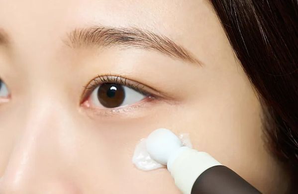 ПРОБНИК Крем під очі з бакучіолом та пробіотиками - SKIN1004 Madagascar Centella Probio-Cica Bakuchiol Eye Cream, 1,5 мл