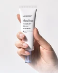 Сонцезахисний тонуючий крем для обличчя - Medi peel Hyaluronic Acid Aqua Mooltox Mild Tone Up Sun Cream SPF 50+, 50 мл - фото N2