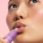 Бальзам для губ сияющий в тубе "Мармеладный мишка" - Laneige Lip Glowy Balm Gummy Bear, 10 г - фото N4