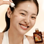 Відбілююча сироватка з вітаміном С та обліпихою 63% - Dr. Althea Vitamin C Boosting Serum, 30 мл, БЕЗ АБО ПРИМ'ЯТЕ ПАКУВАННЯ - фото N3