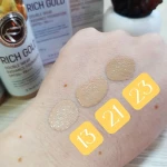 Тональный крем с золотом - Enough Rich Gold Double Wear Radiance Foundation SPF50+ PA+++, тон 23, 100 мл - фото N4