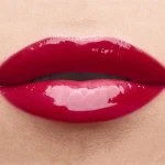 Yves Saint Laurent Кремовий лак для губ Vernis A Levres Vinyl Cream 401 Rouge Vinyle, 5.5 мл - фото N3
