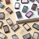 Artdeco Перламутрові тіні для повік Pearl Eyeshadow 04 Pearly Mystical Grey, 0.8 г - фото N3