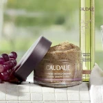 Скраб для тіла тонізуючий Каберне - Caudalie Vinotherapie Crushed Cabernet Scrub, 150 мл - фото N4