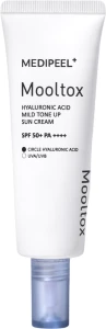 Сонцезахисний тонуючий крем для обличчя - Medi peel Hyaluronic Acid Aqua Mooltox Mild Tone Up Sun Cream SPF 50+, 50 мл